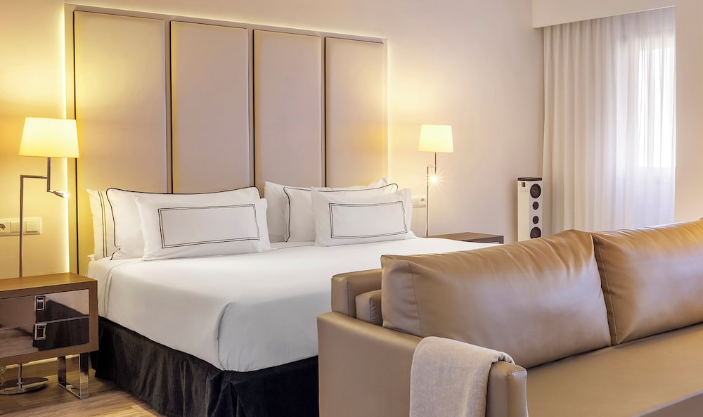 Melia Lebreros — Hotel rooms in Seville, Andalusia