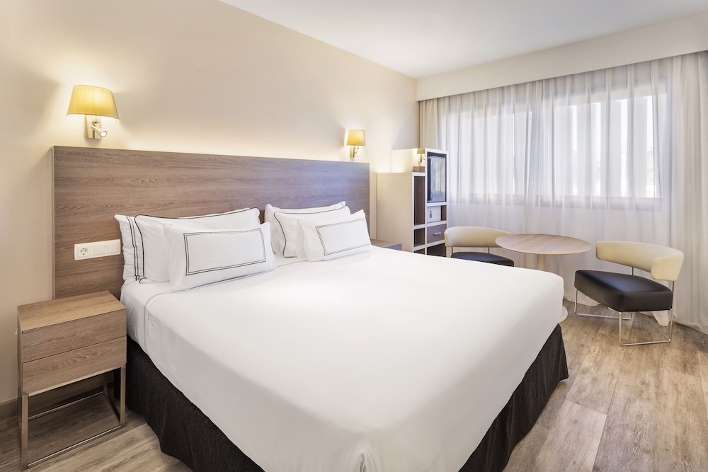 Melia Lebreros — Hotel rooms in Seville, Andalusia