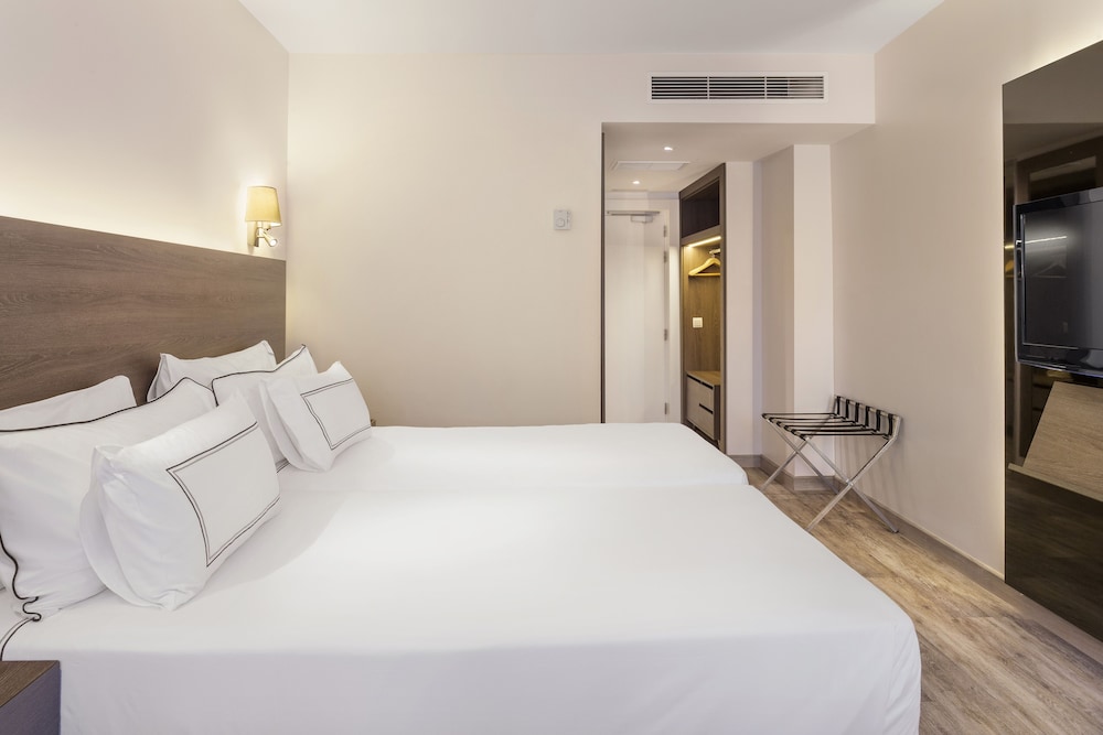 Melia Lebreros — Hotel rooms in Seville, Andalusia