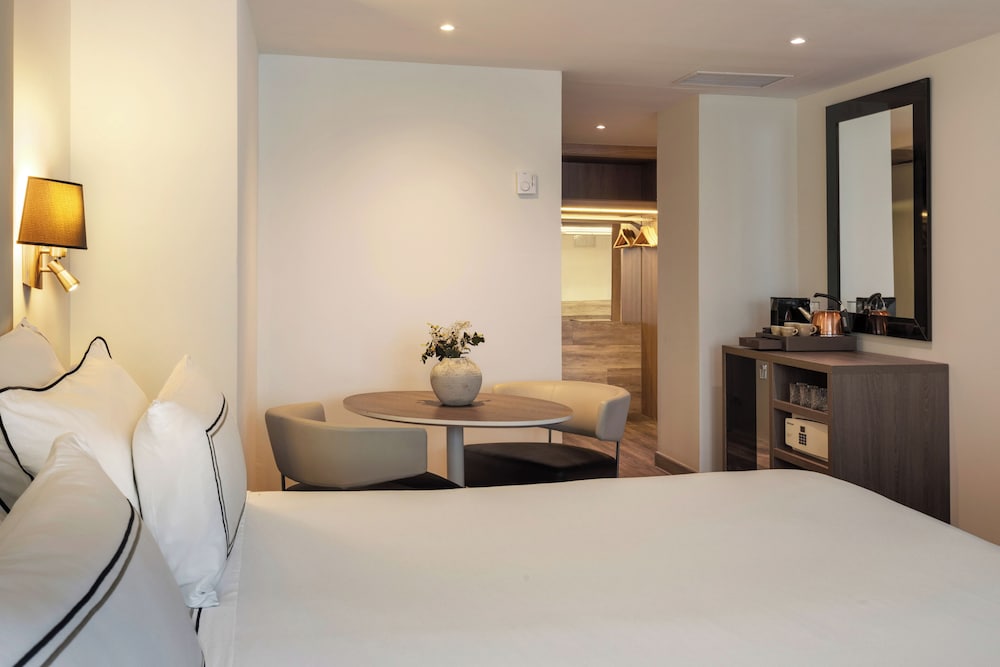 Melia Lebreros — Hotel rooms in Seville, Andalusia