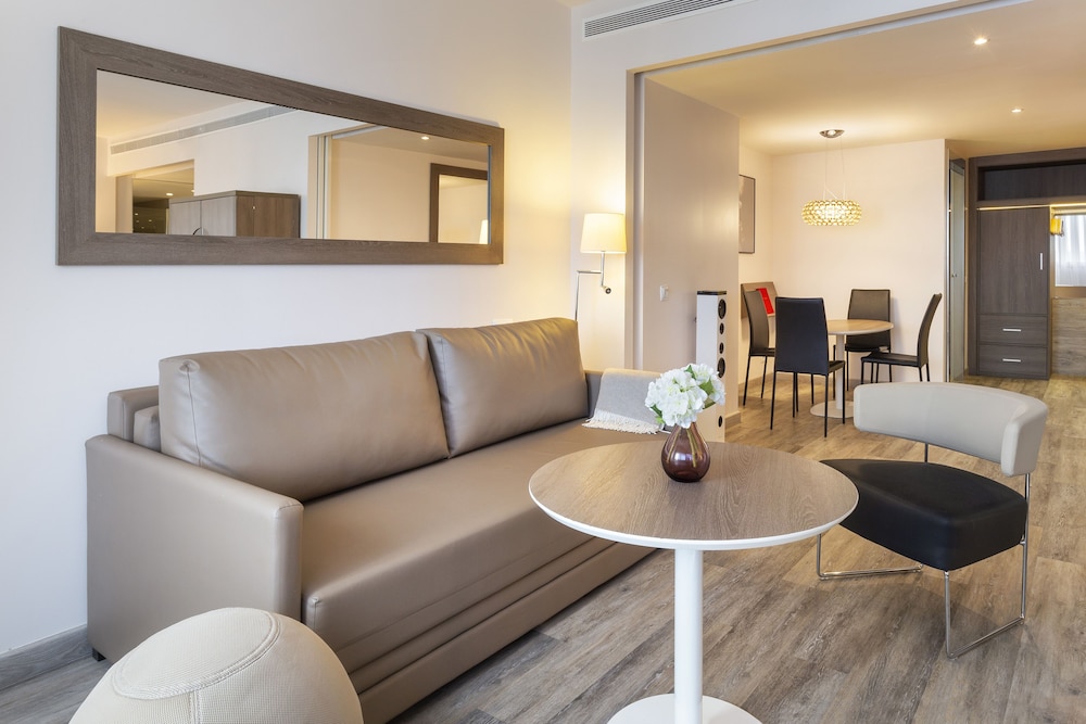 Melia Lebreros — Hotel rooms in Seville, Andalusia
