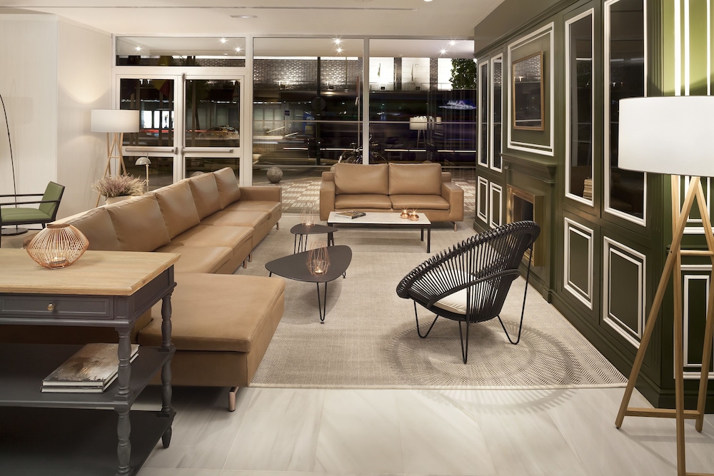 Melia Lebreros — Hotel building in Seville, Andalusia