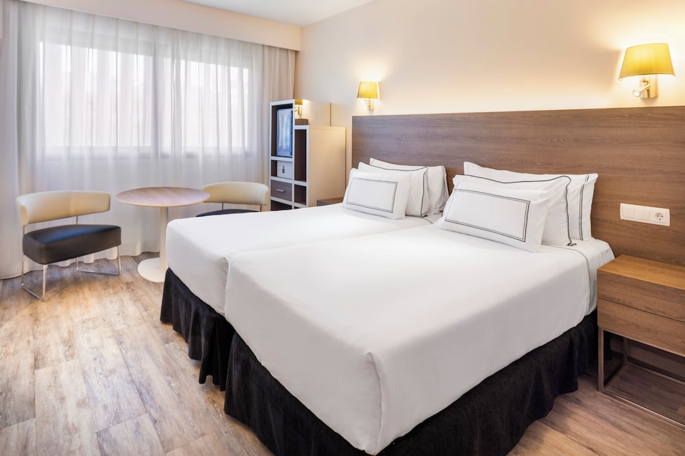 Melia Lebreros — Hotel rooms in Seville, Andalusia