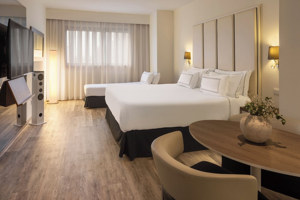 Melia Lebreros — Hotel rooms in Seville, Andalusia
