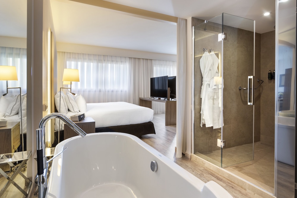 Melia Lebreros — Hotel rooms in Seville, Andalusia