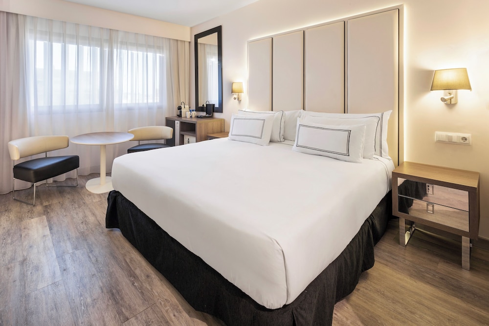 Melia Lebreros — Hotel rooms in Seville, Andalusia