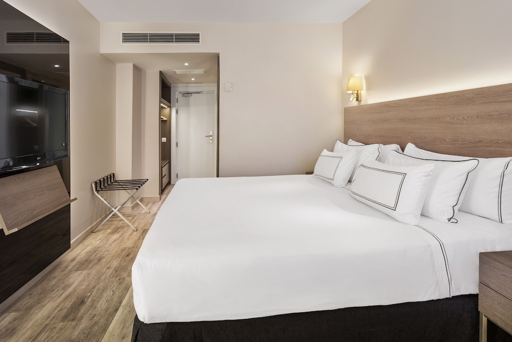 Melia Lebreros — Hotel rooms in Seville, Andalusia