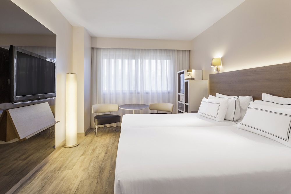 Melia Lebreros — Hotel rooms in Seville, Andalusia