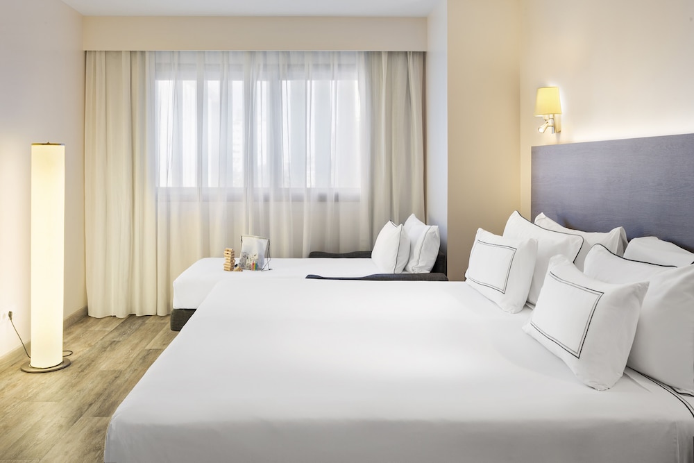 Melia Lebreros — Hotel rooms in Seville, Andalusia