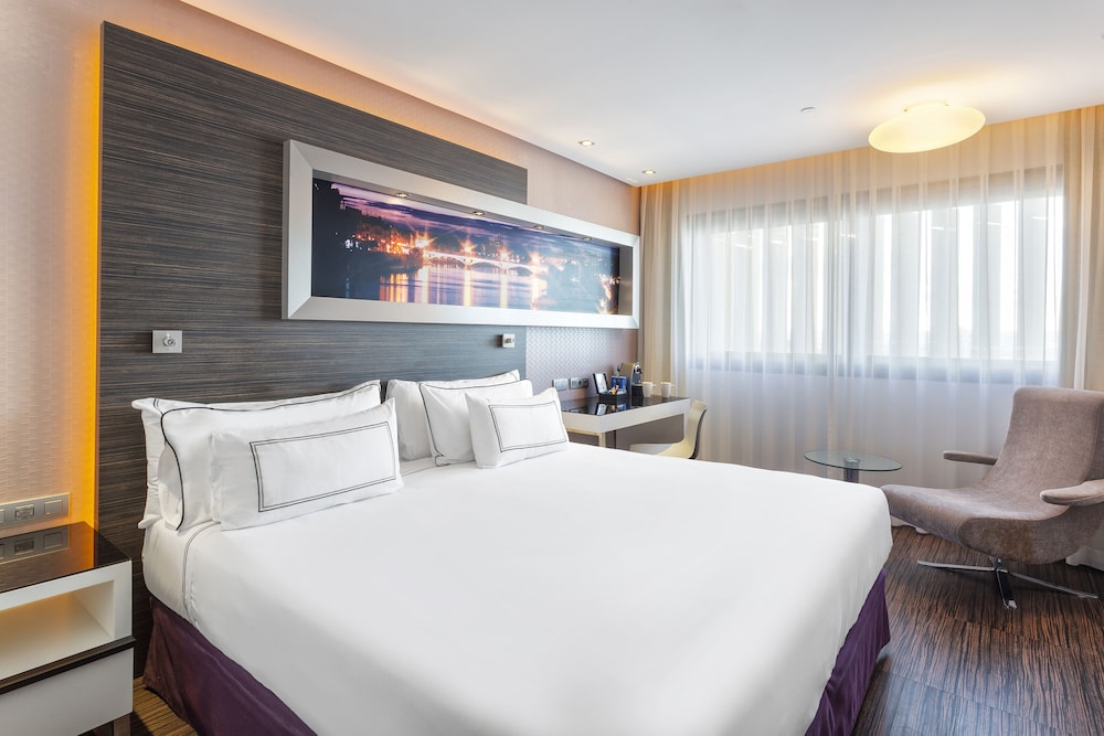 Melia Lebreros — Hotel rooms in Seville, Andalusia
