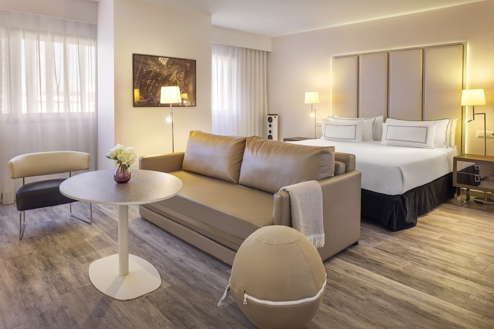 Melia Lebreros — Hotel rooms in Seville, Andalusia