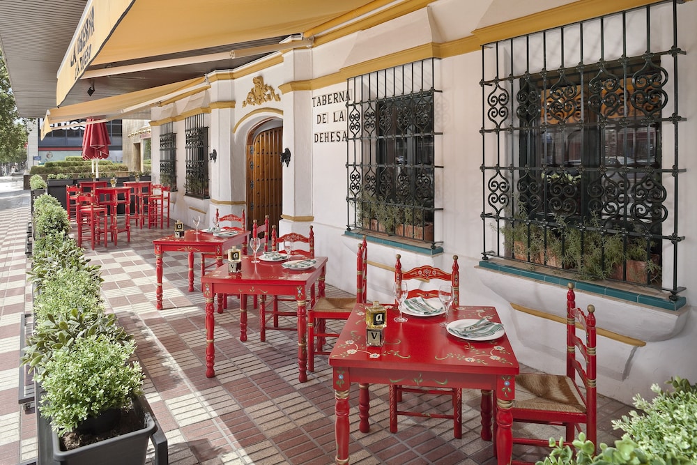 Melia Lebreros — Restaurant & bars in Seville, Andalusia