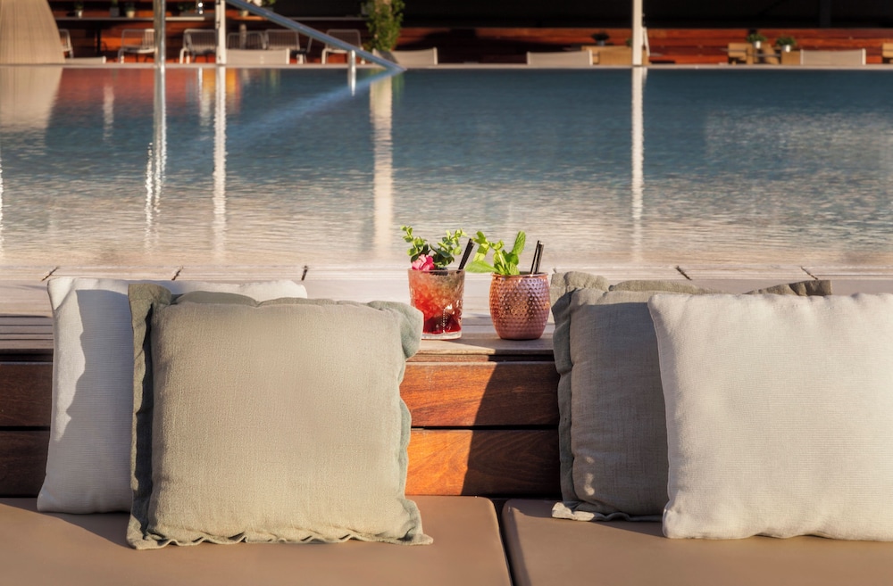 Melia Sevilla — Swimming pool in Seville, Andalusia
