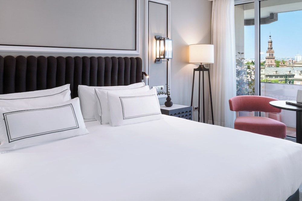 Melia Sevilla — Hotel rooms in Seville, Andalusia