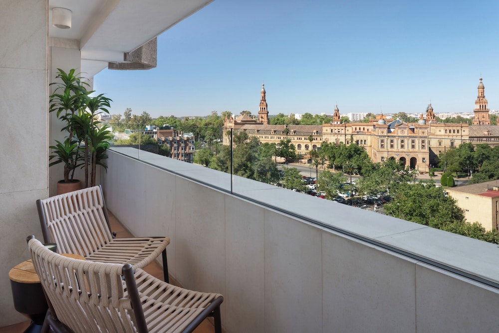 Melia Sevilla — Hotel rooms in Seville, Andalusia