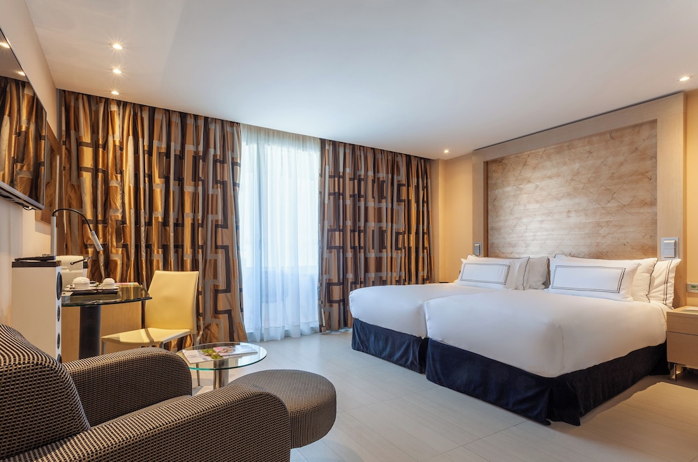 Melia Sevilla — Hotel rooms in Seville, Andalusia