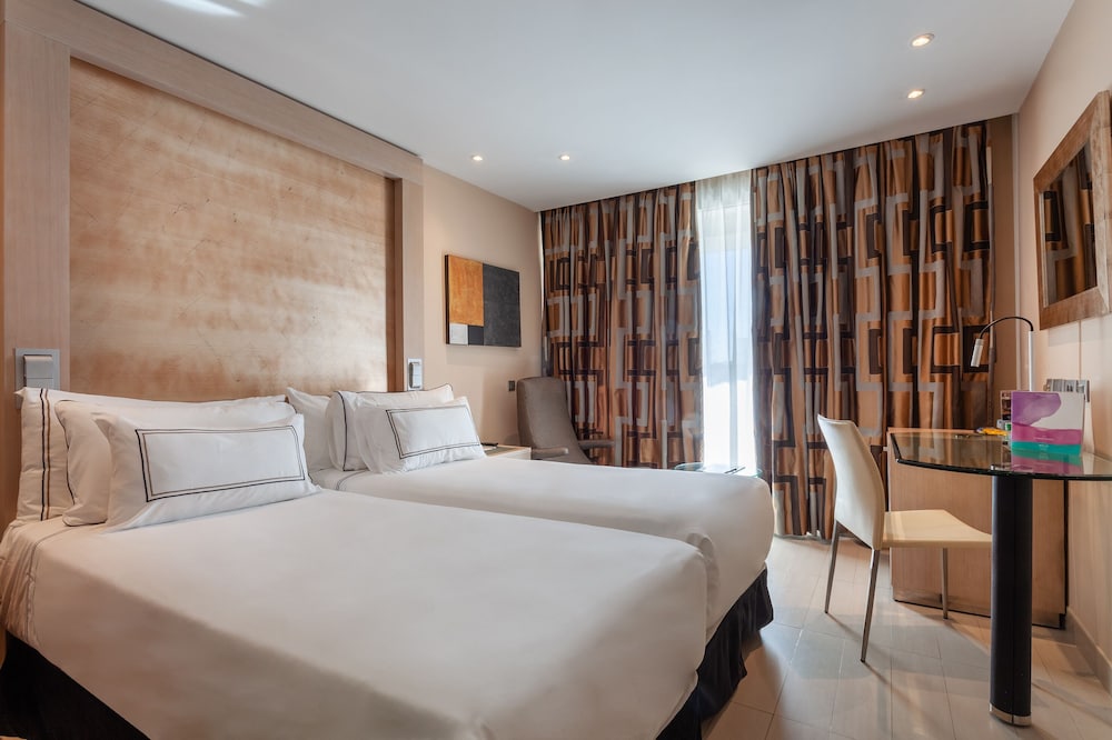 Melia Sevilla — Hotel rooms in Seville, Andalusia