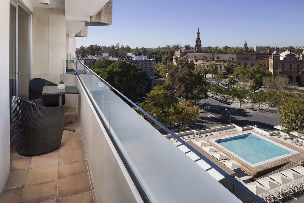 Melia Sevilla — Hotel rooms in Seville, Andalusia