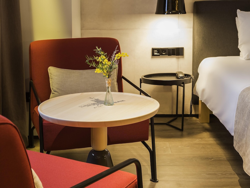 Novotel Sevilla — Hotel rooms in Seville, Andalusia