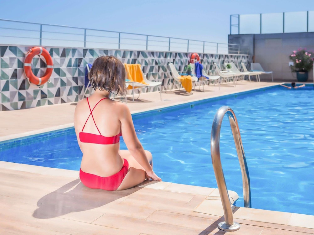 Novotel Sevilla — Swimming pool in Seville, Andalusia