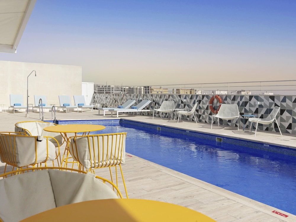 Novotel Sevilla - zdjęcie 3