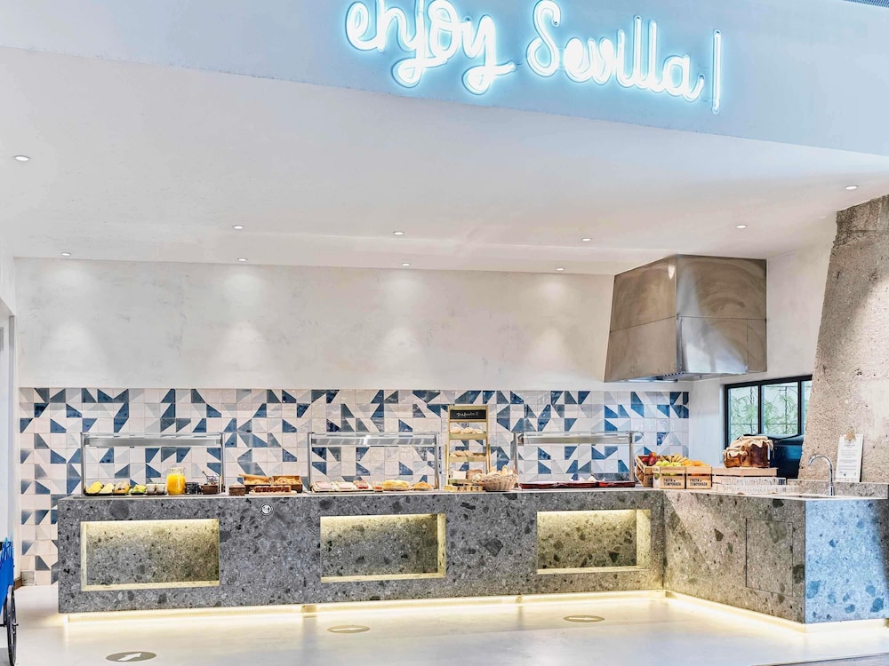 Novotel Sevilla — Restaurant & bars in Seville, Andalusia