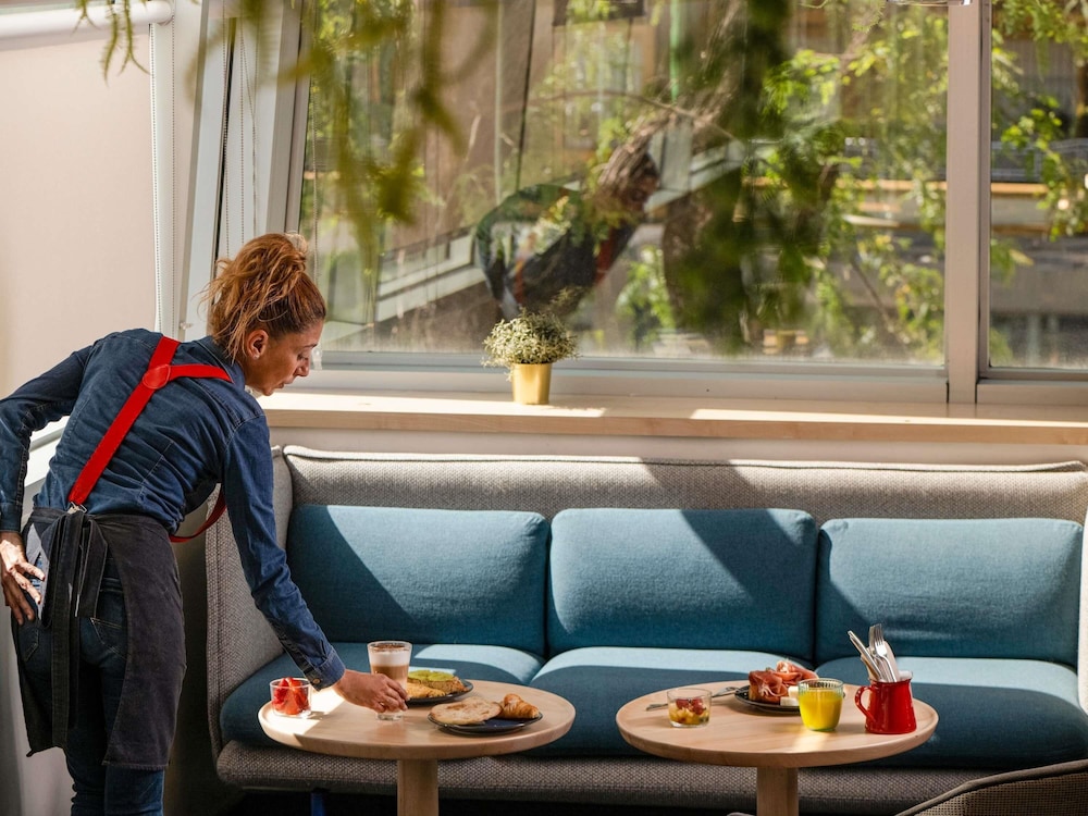 Novotel Sevilla — Restaurant & bars in Seville, Andalusia