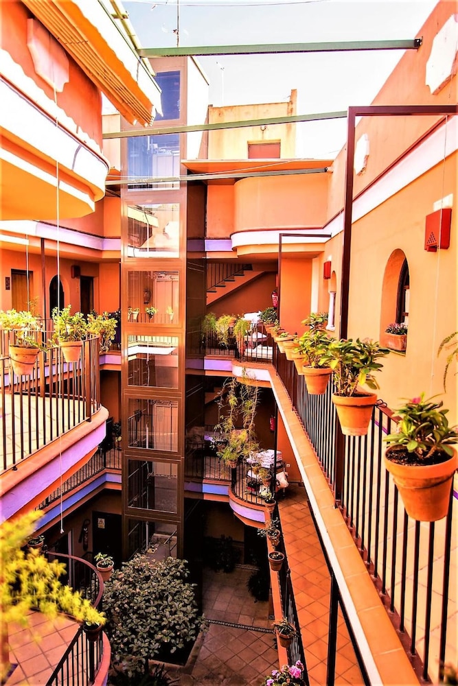 Hotel Patio de la Alameda — Hotel building in Seville, Andalusia