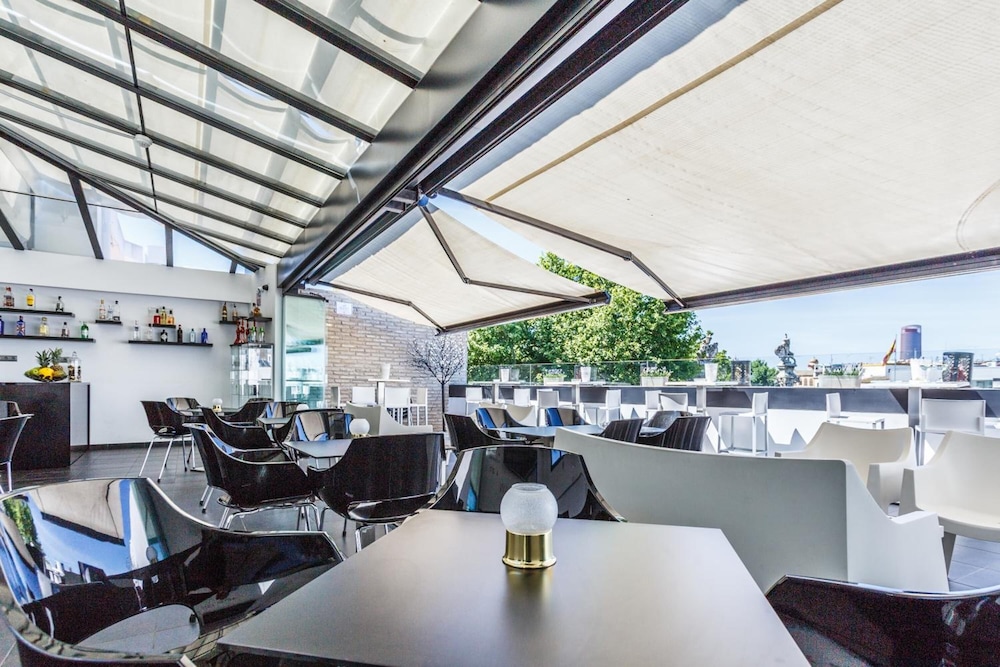 Hotel Patio de la Alameda — Restaurant & bars in Seville, Andalusia