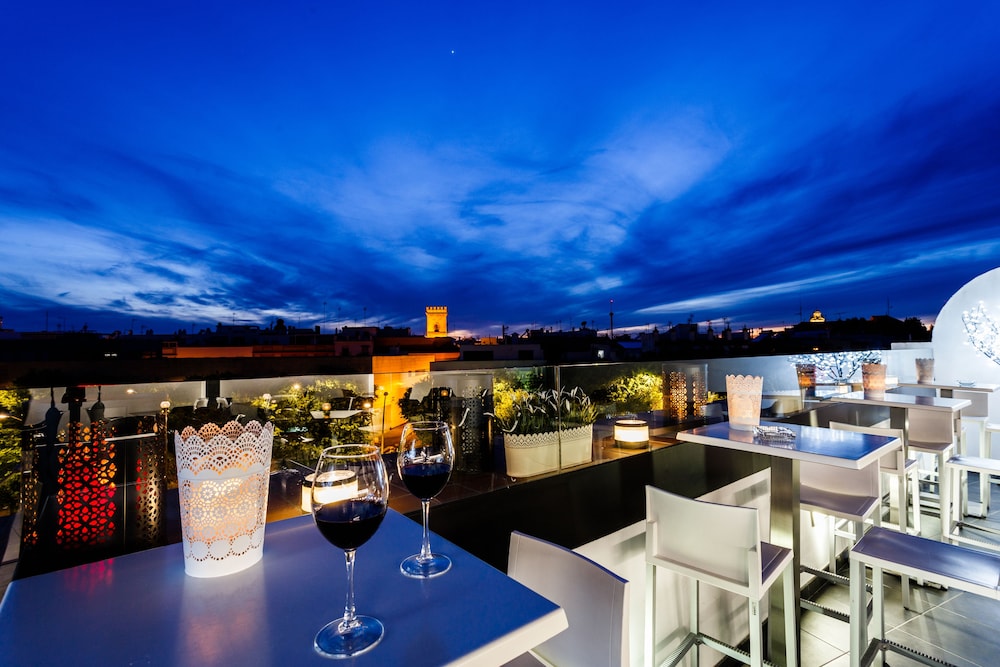 Hotel Patio de la Alameda — Restaurant & bars in Seville, Andalusia