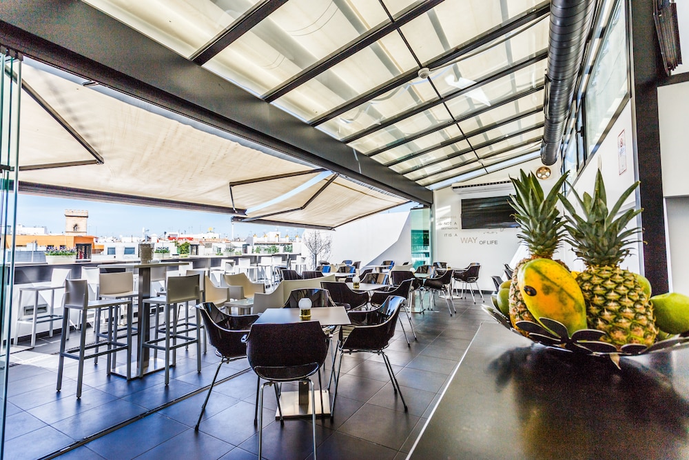 Hotel Patio de la Alameda — Restaurant & bars in Seville, Andalusia