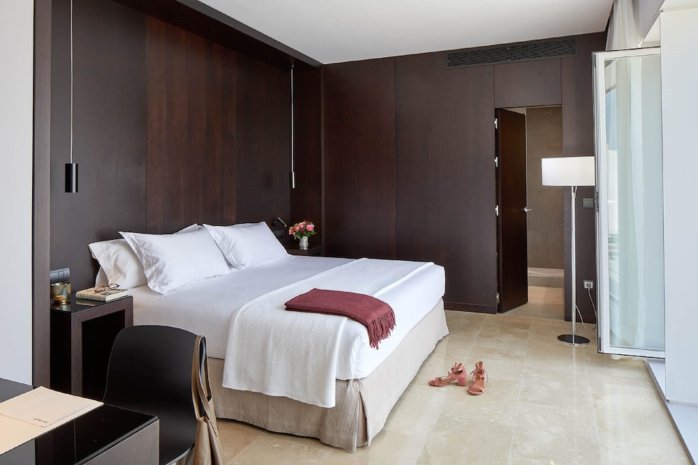 Hotel Posada del Lucero — Hotel rooms in Seville, Andalusia