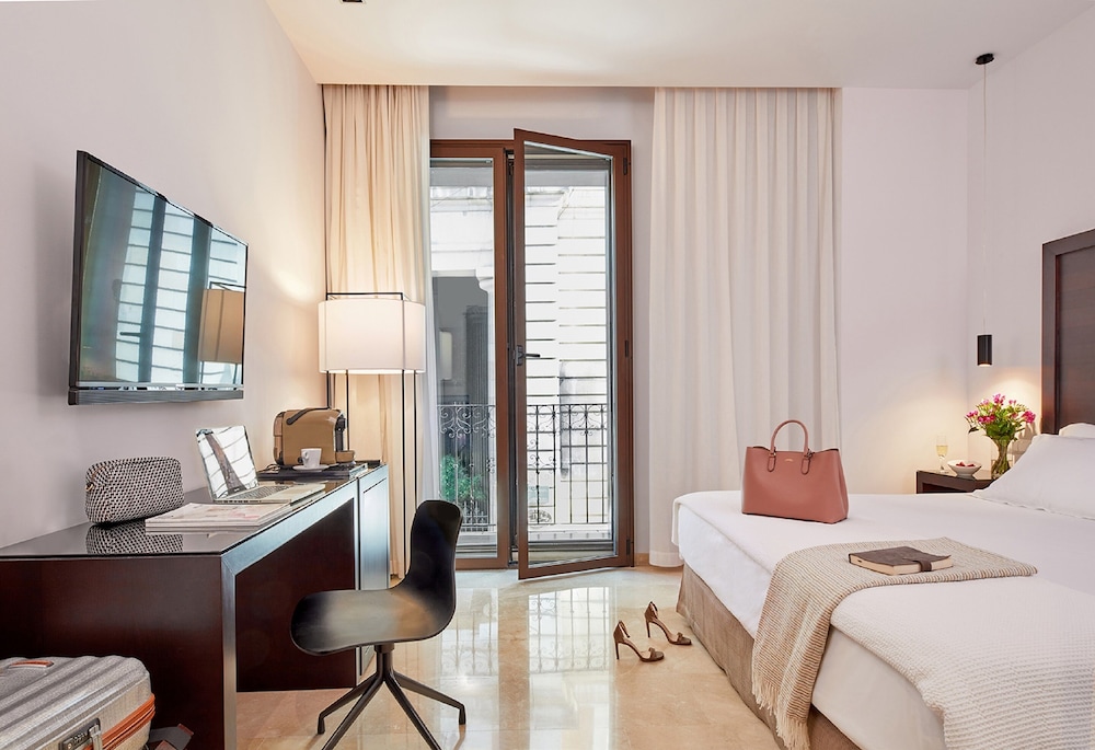 Hotel Posada del Lucero — Hotel rooms in Seville, Andalusia