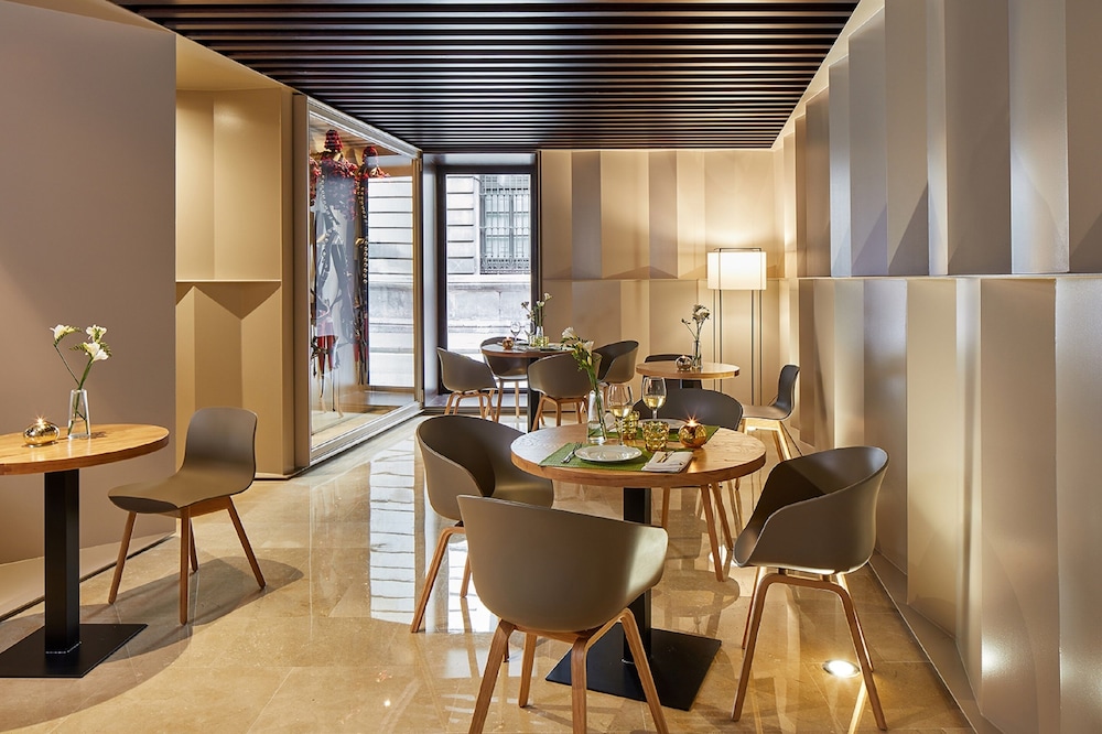 Hotel Posada del Lucero — Restaurant & bars in Seville, Andalusia