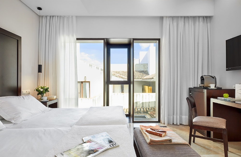 Hotel Posada del Lucero — Hotel rooms in Seville, Andalusia