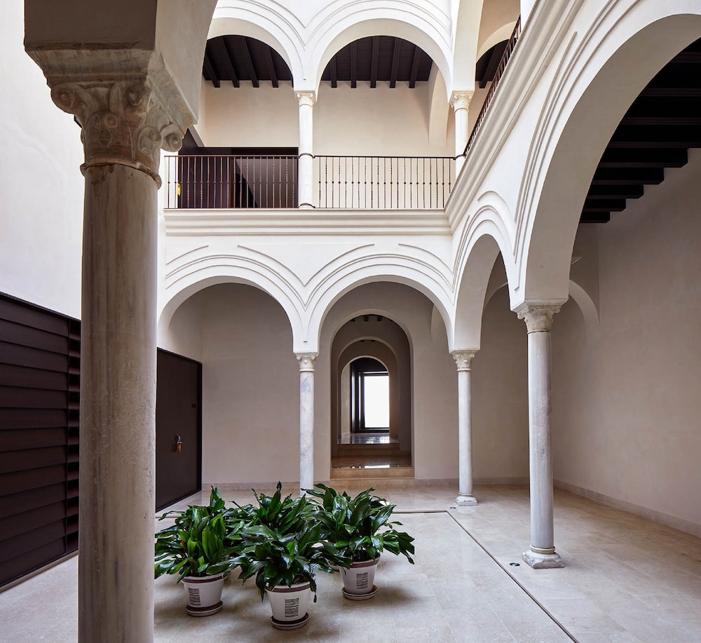 Hotel Posada del Lucero — Hotel building in Seville, Andalusia