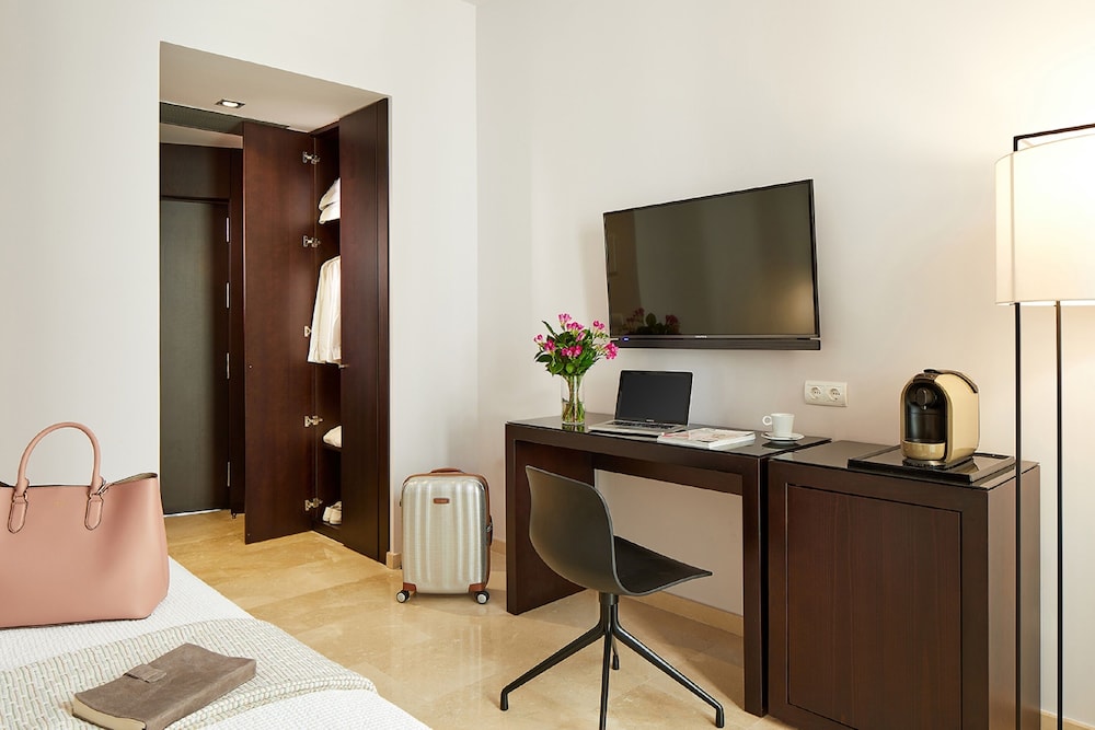Hotel Posada del Lucero — Hotel rooms in Seville, Andalusia