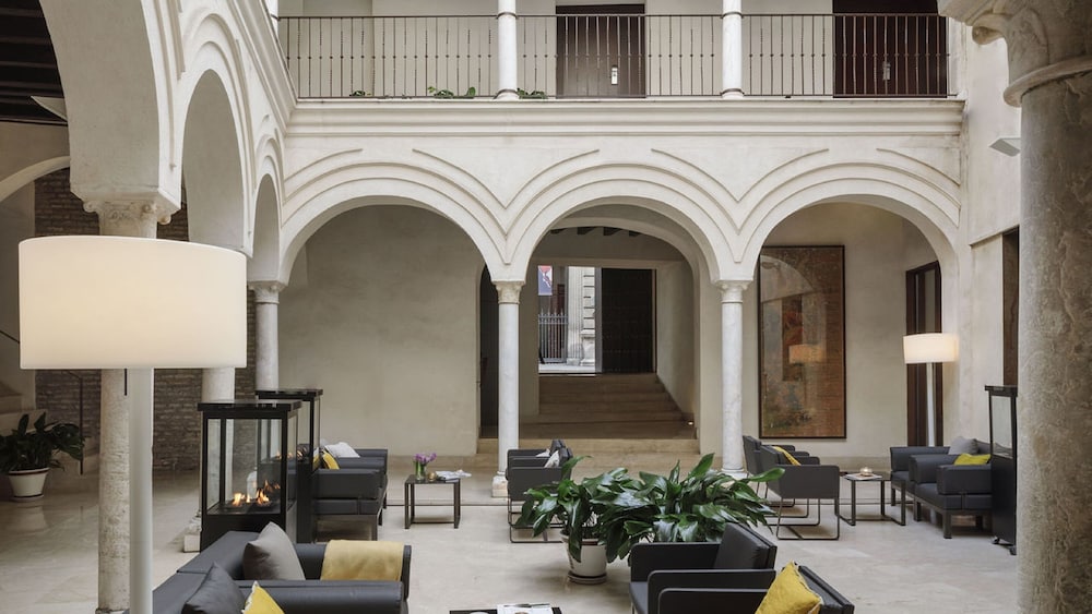 Hotel Posada del Lucero — Hotel building in Seville, Andalusia