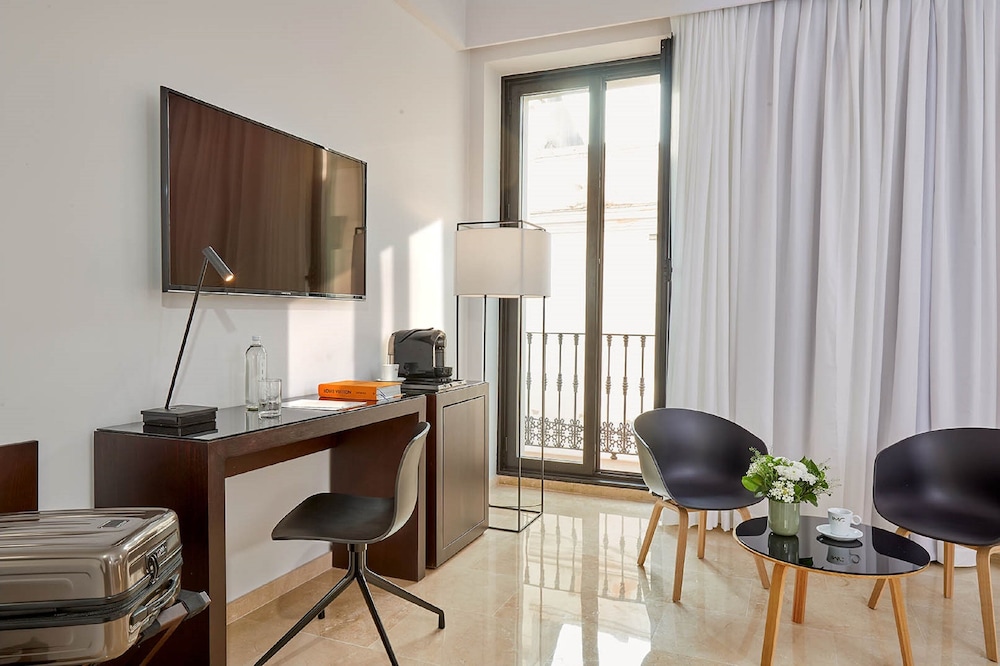 Hotel Posada del Lucero — Hotel rooms in Seville, Andalusia
