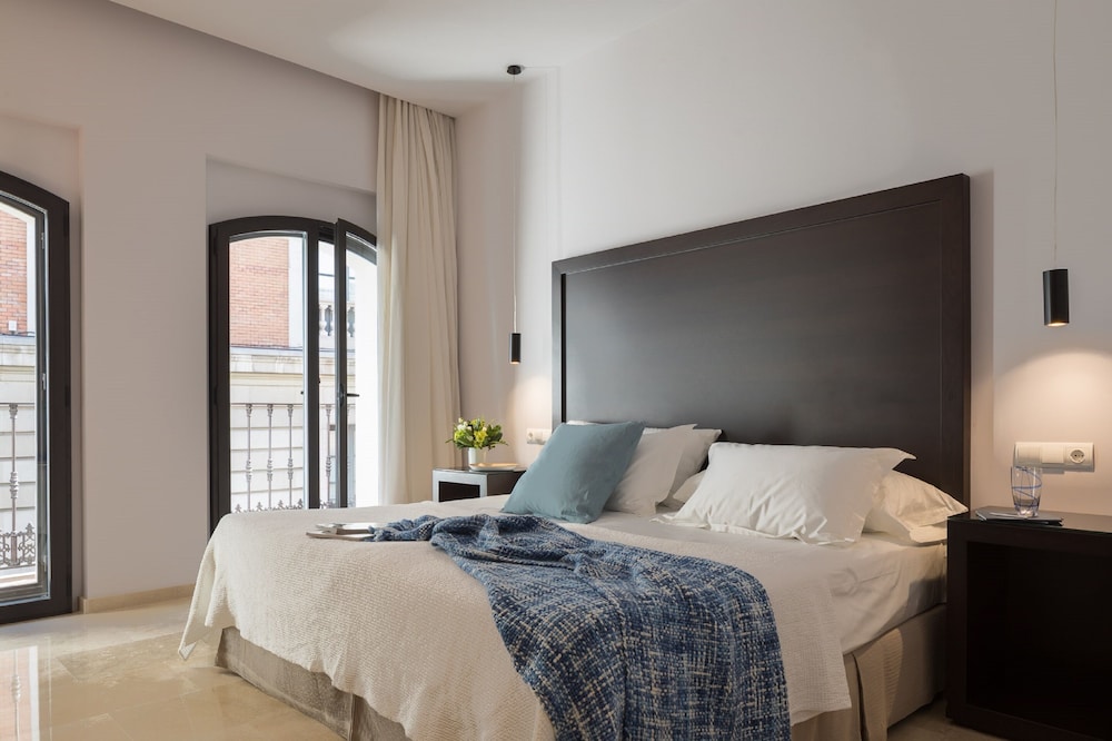 Hotel Posada del Lucero — Hotel rooms in Seville, Andalusia