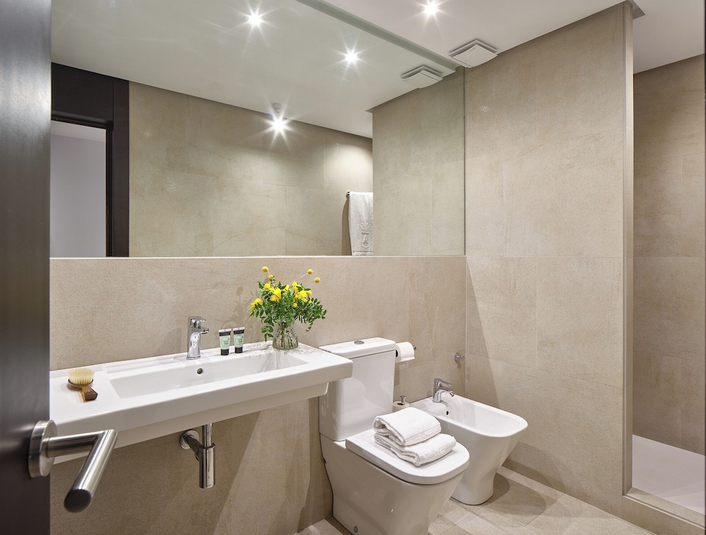 Hotel Rey Alfonso X — Hotel rooms in Seville, Andalusia