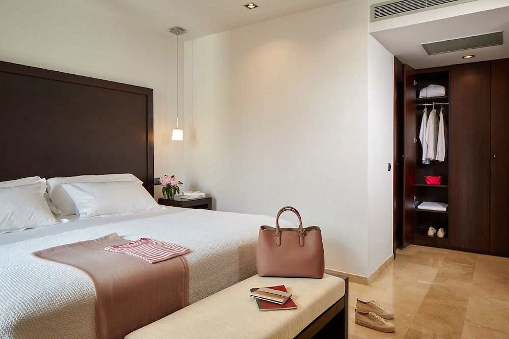 Hotel Rey Alfonso X — Hotel rooms in Seville, Andalusia