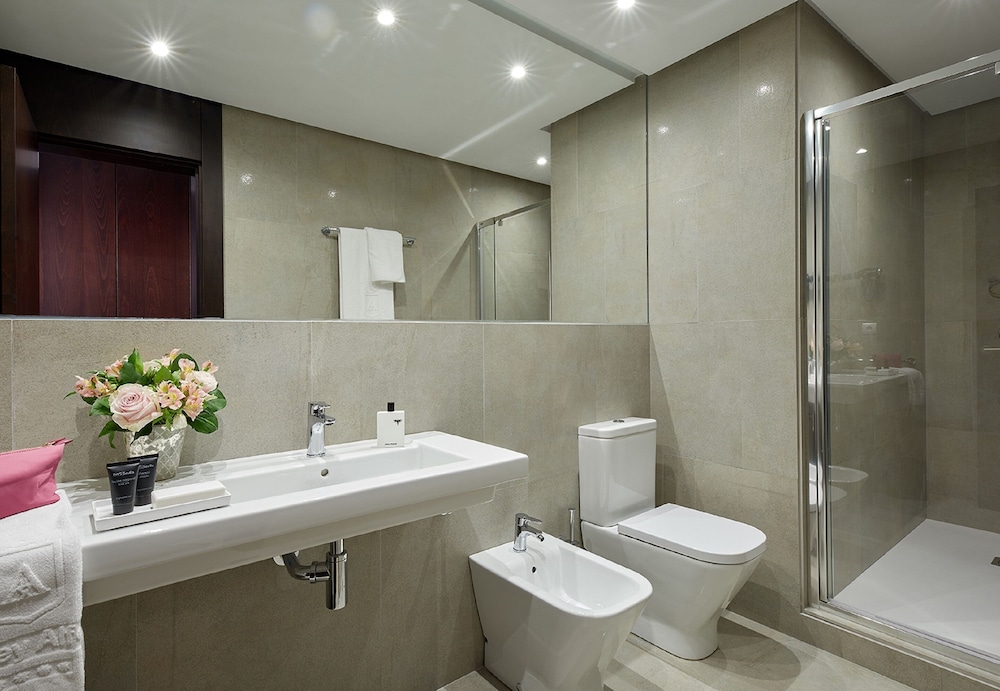 Hotel Rey Alfonso X — Hotel rooms in Seville, Andalusia