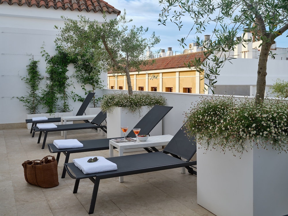 Hotel Rey Alfonso X — Hotel building in Seville, Andalusia