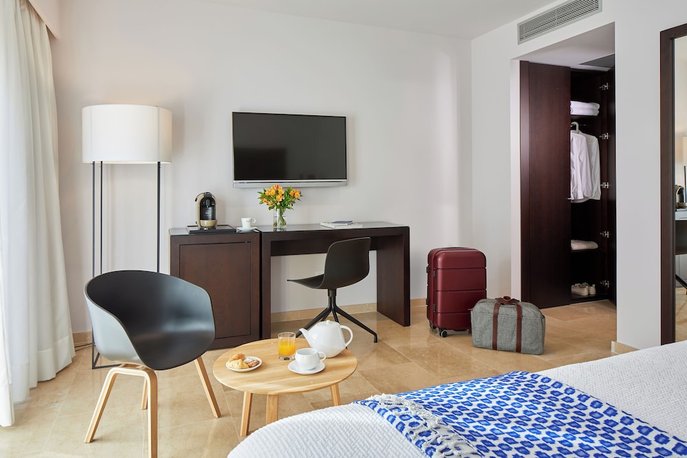 Hotel Rey Alfonso X — Hotel rooms in Seville, Andalusia