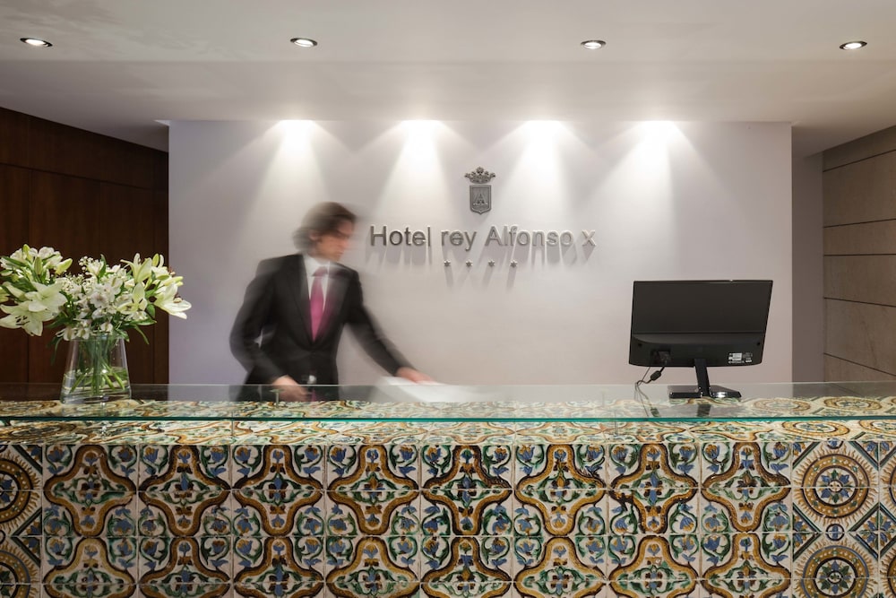 Hotel Rey Alfonso X — Hotel building in Seville, Andalusia