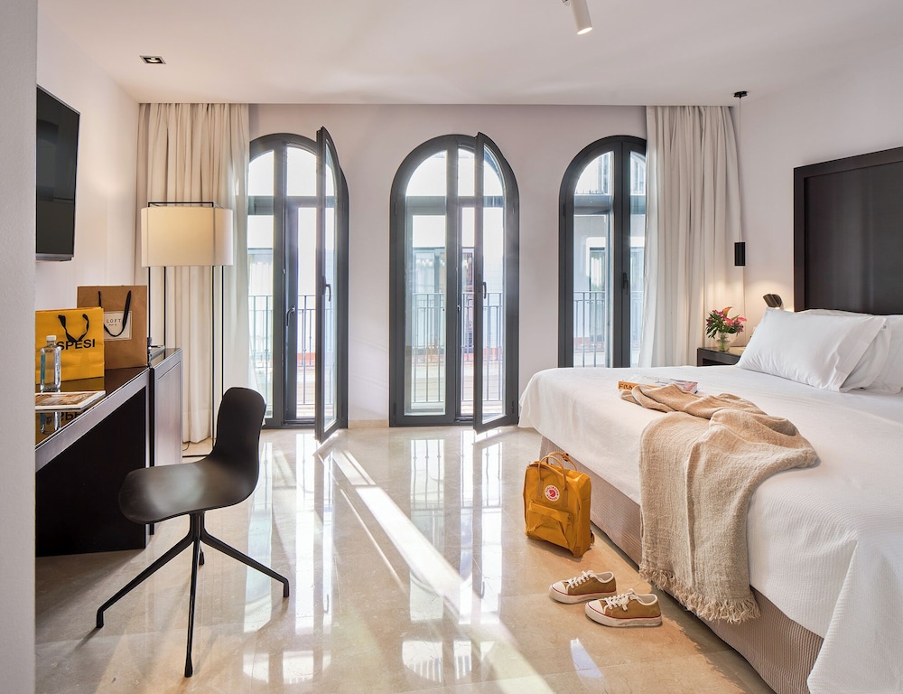 Hotel Rey Alfonso X — Hotel rooms in Seville, Andalusia