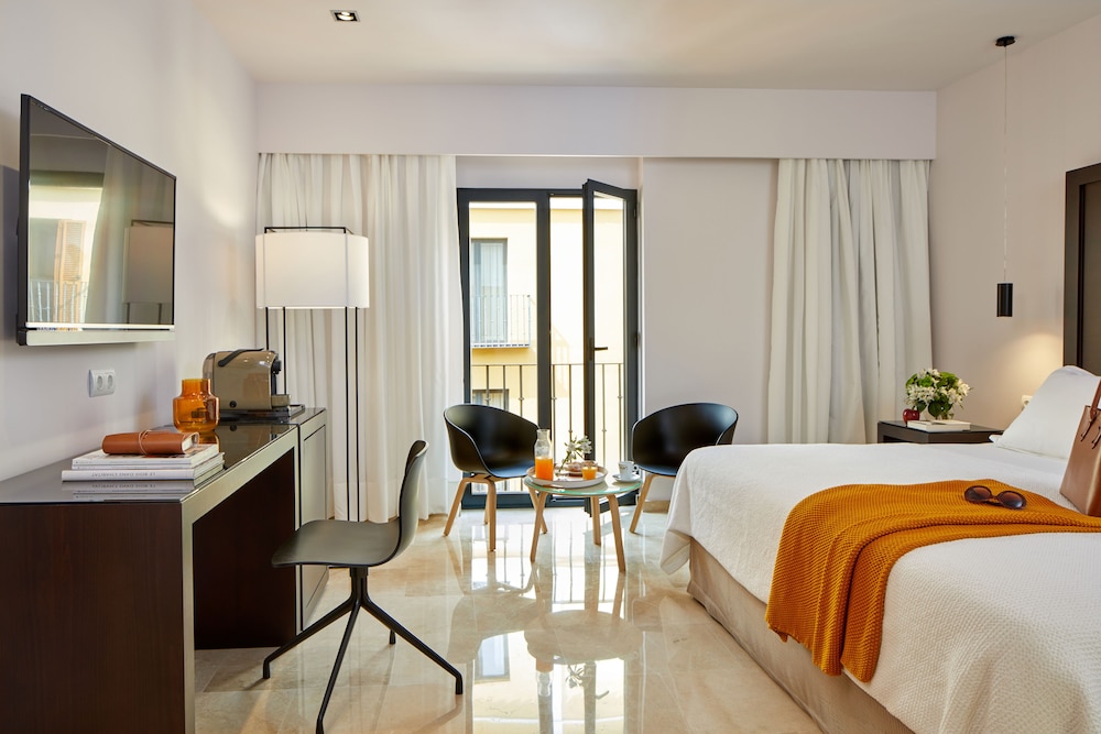 Hotel Rey Alfonso X — Hotel rooms in Seville, Andalusia