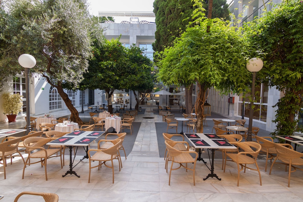 Hotel San Gil Sevilla — Restaurant & bars in Seville, Andalusia