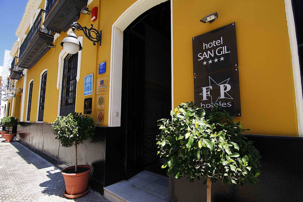 Hotel San Gil Sevilla — Hotel building in Seville, Andalusia